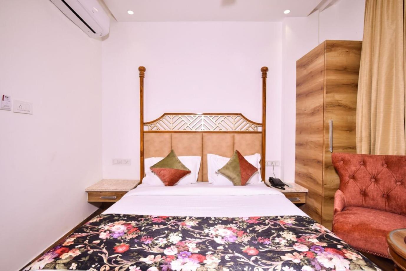 Hotel Rv Golden Amritsar Exterior photo