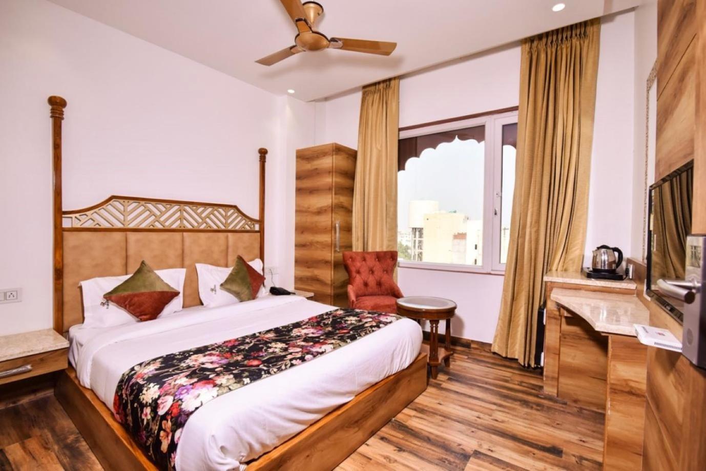 Hotel Rv Golden Amritsar Exterior photo