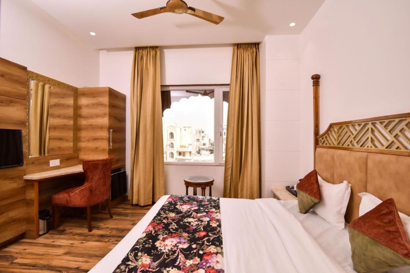 Hotel Rv Golden Amritsar Exterior photo